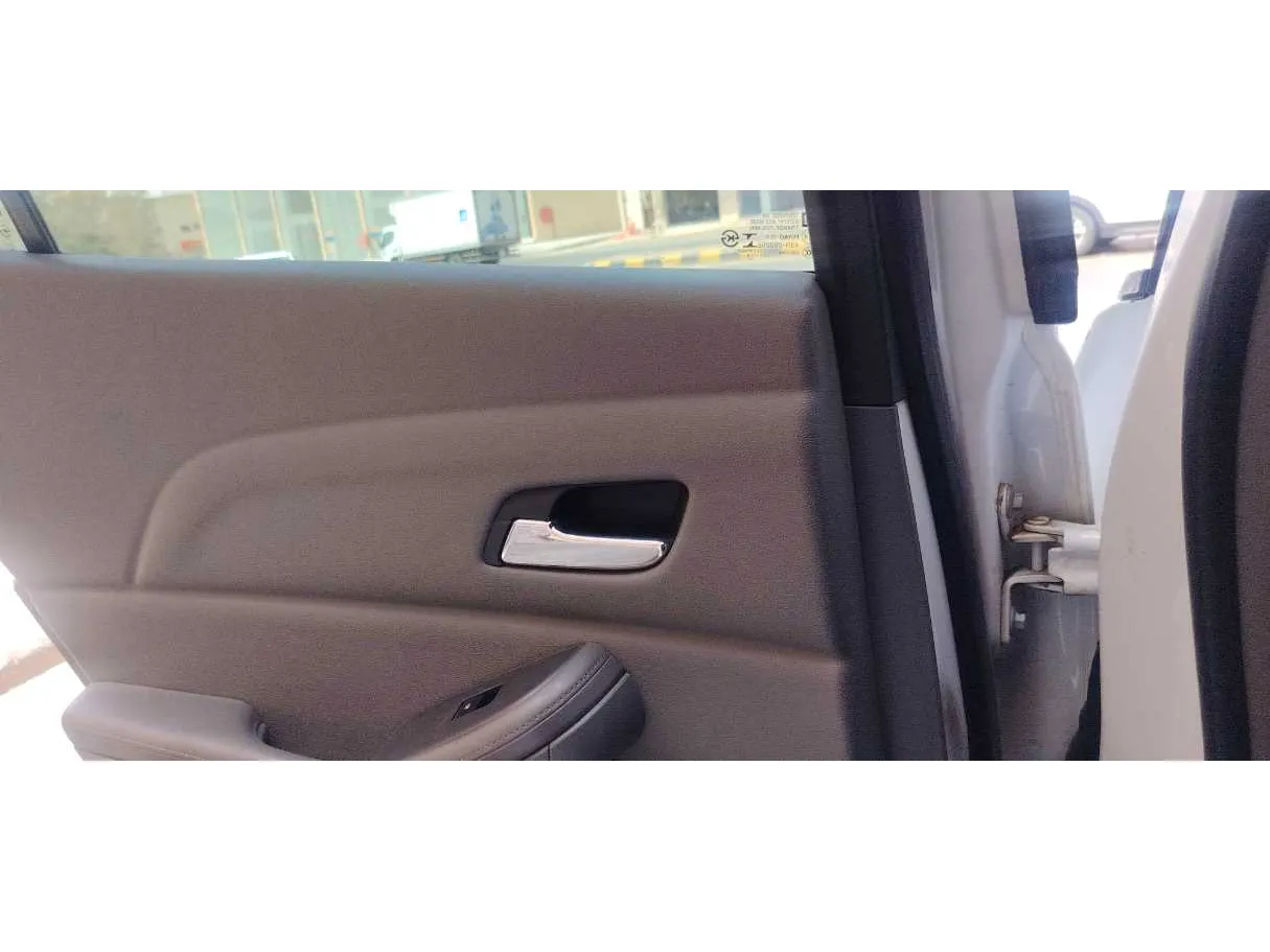 Car image 27