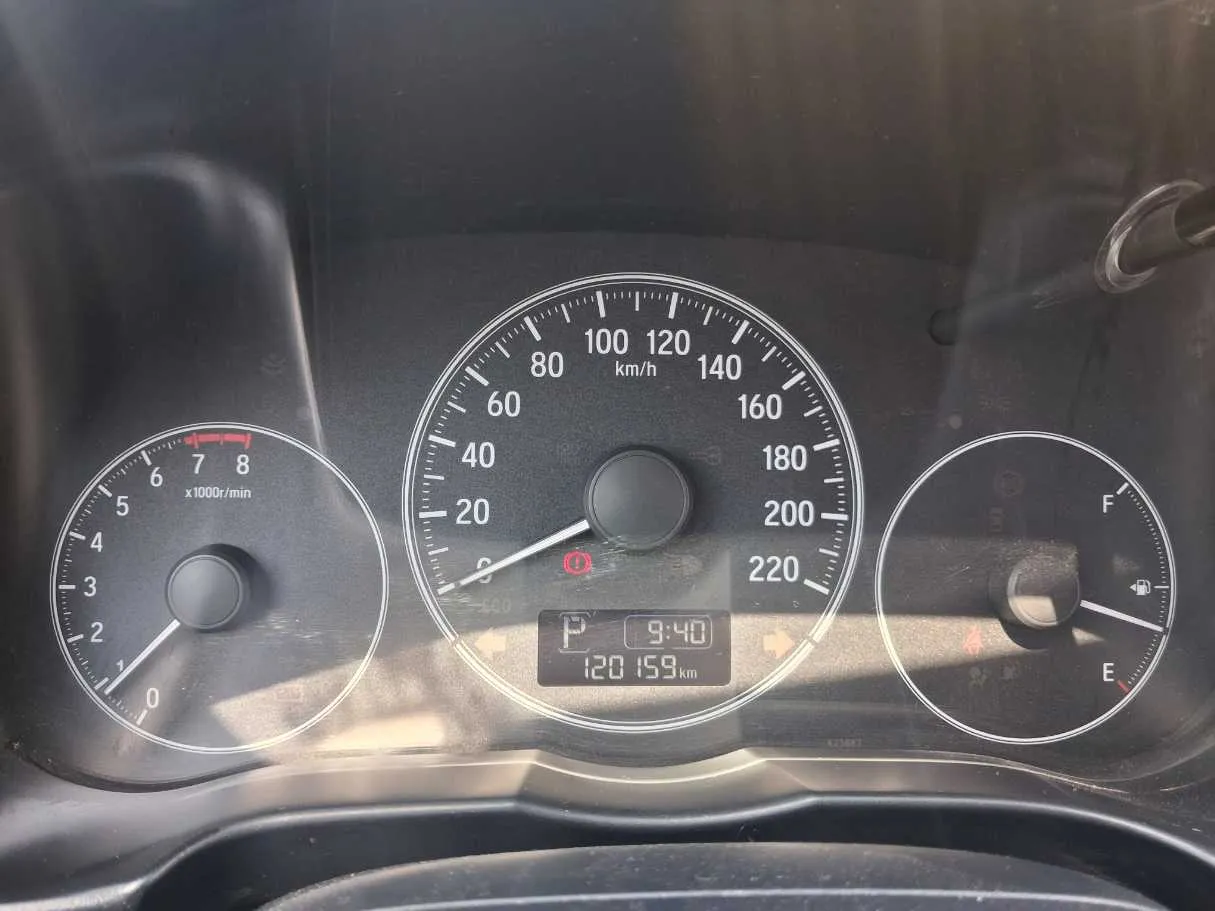 Car image 17