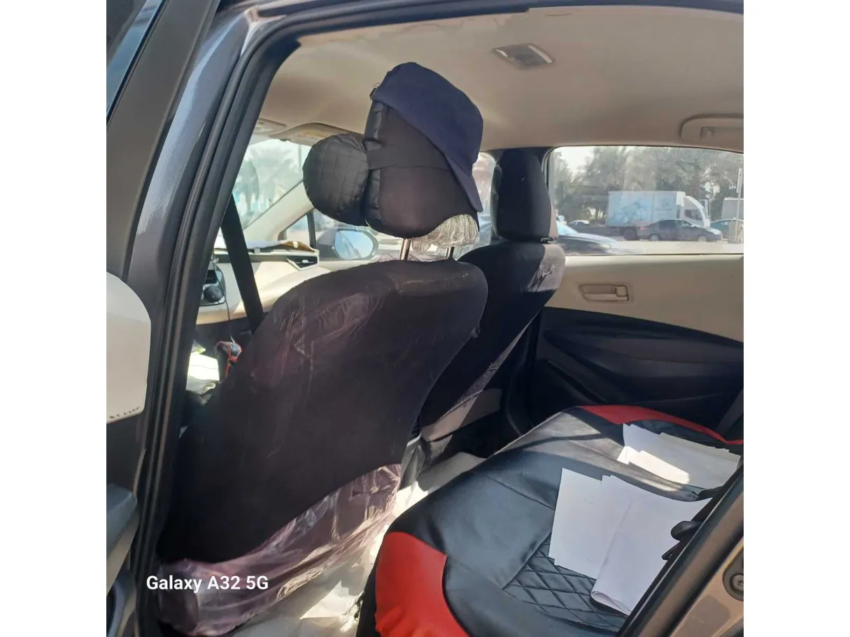 Car image 15