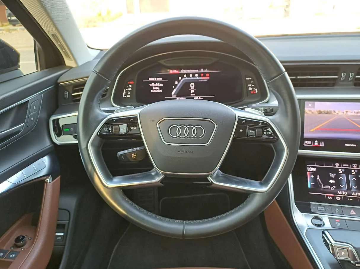Car image 14