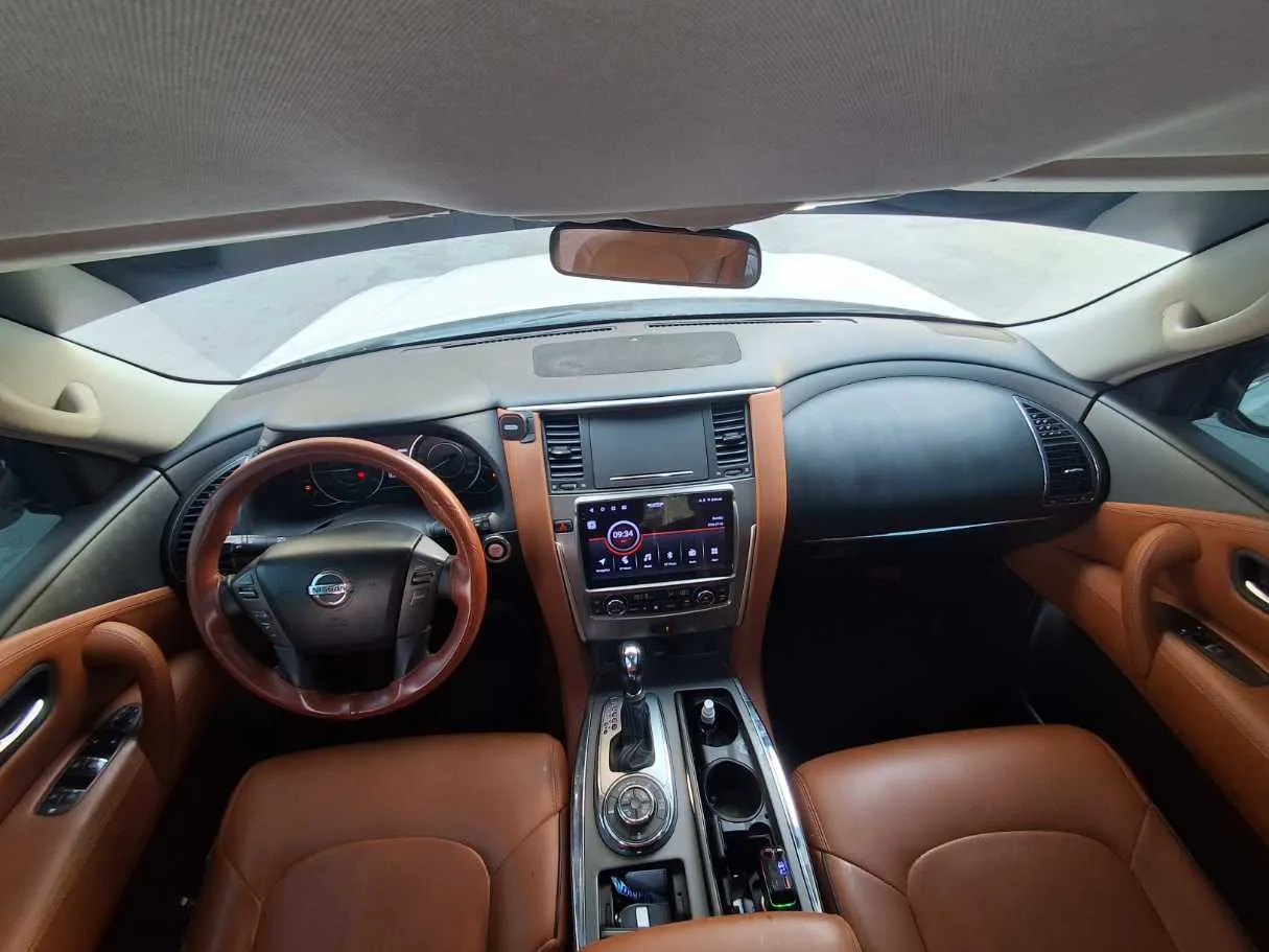 Car image 13