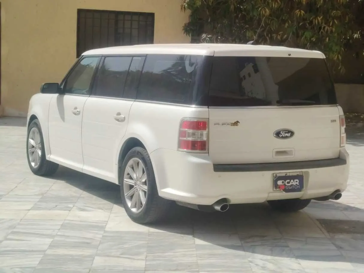 Car image 7