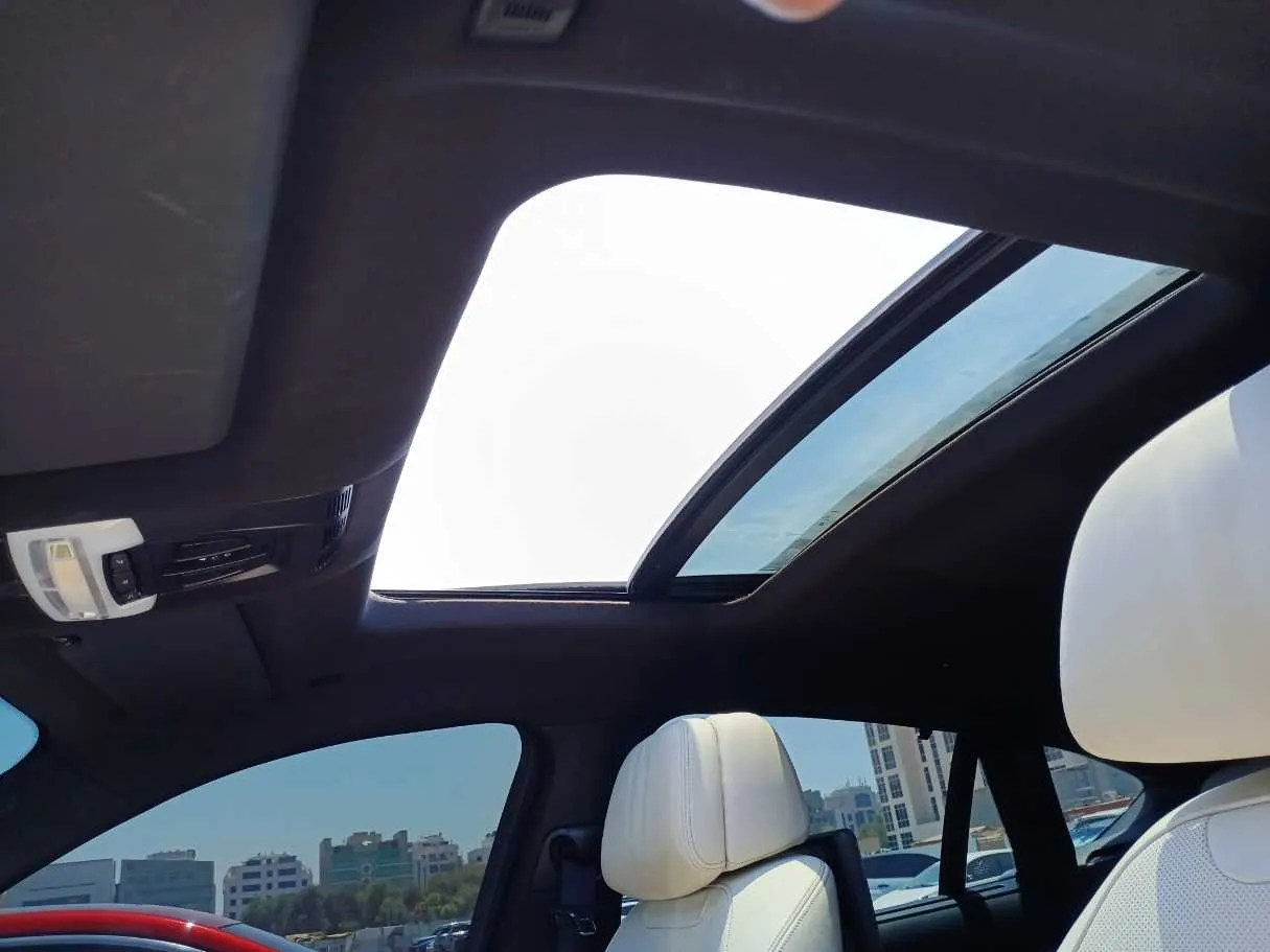 Car image 25