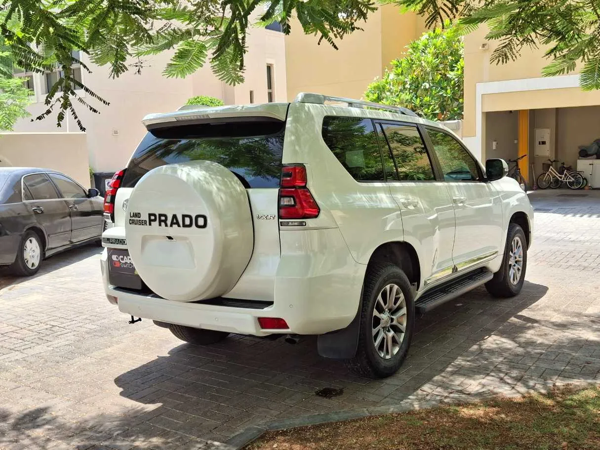 Car image 7