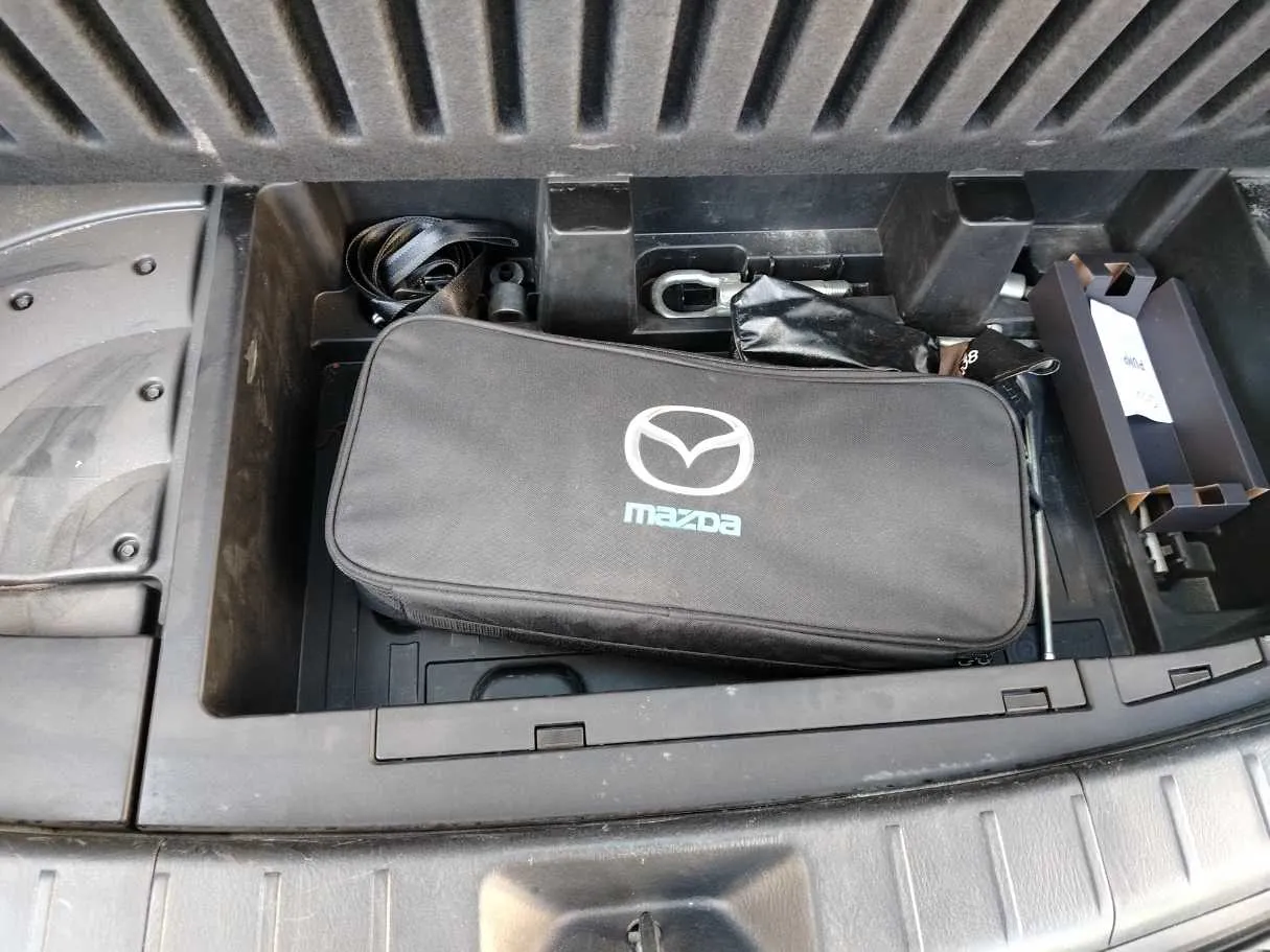 Car image 40