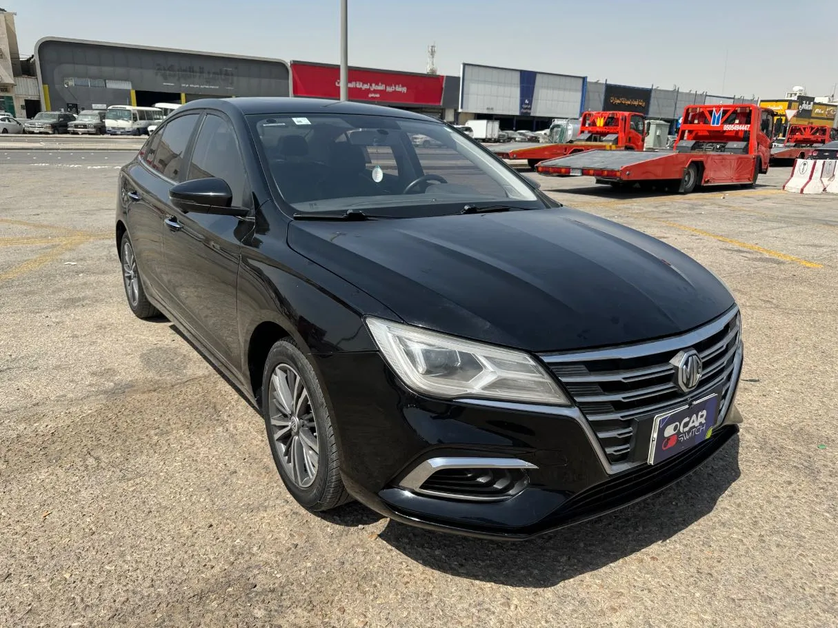 Car image 3