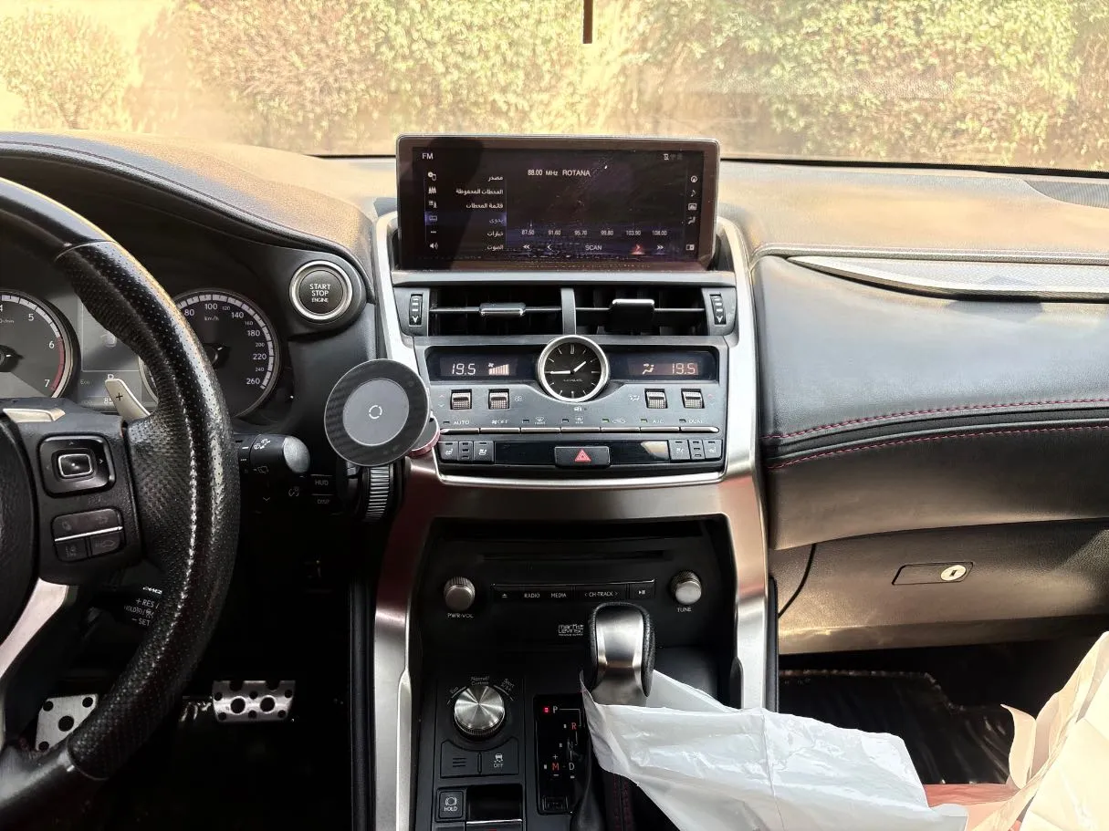 Car image 20