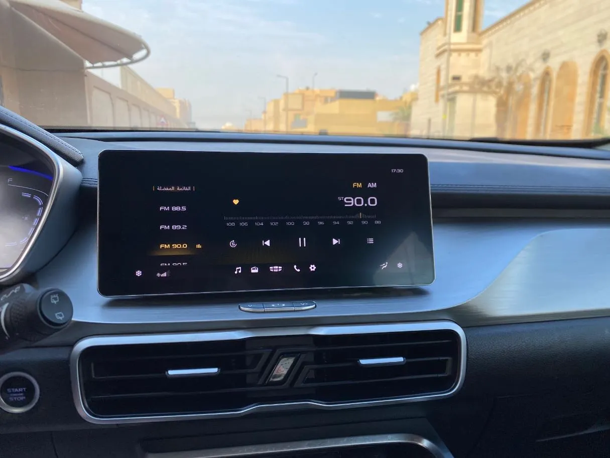 Car image 16