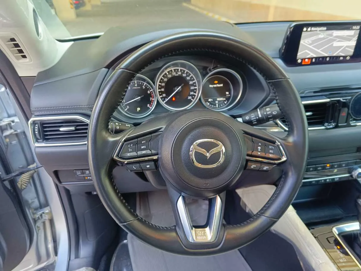 Car image 28