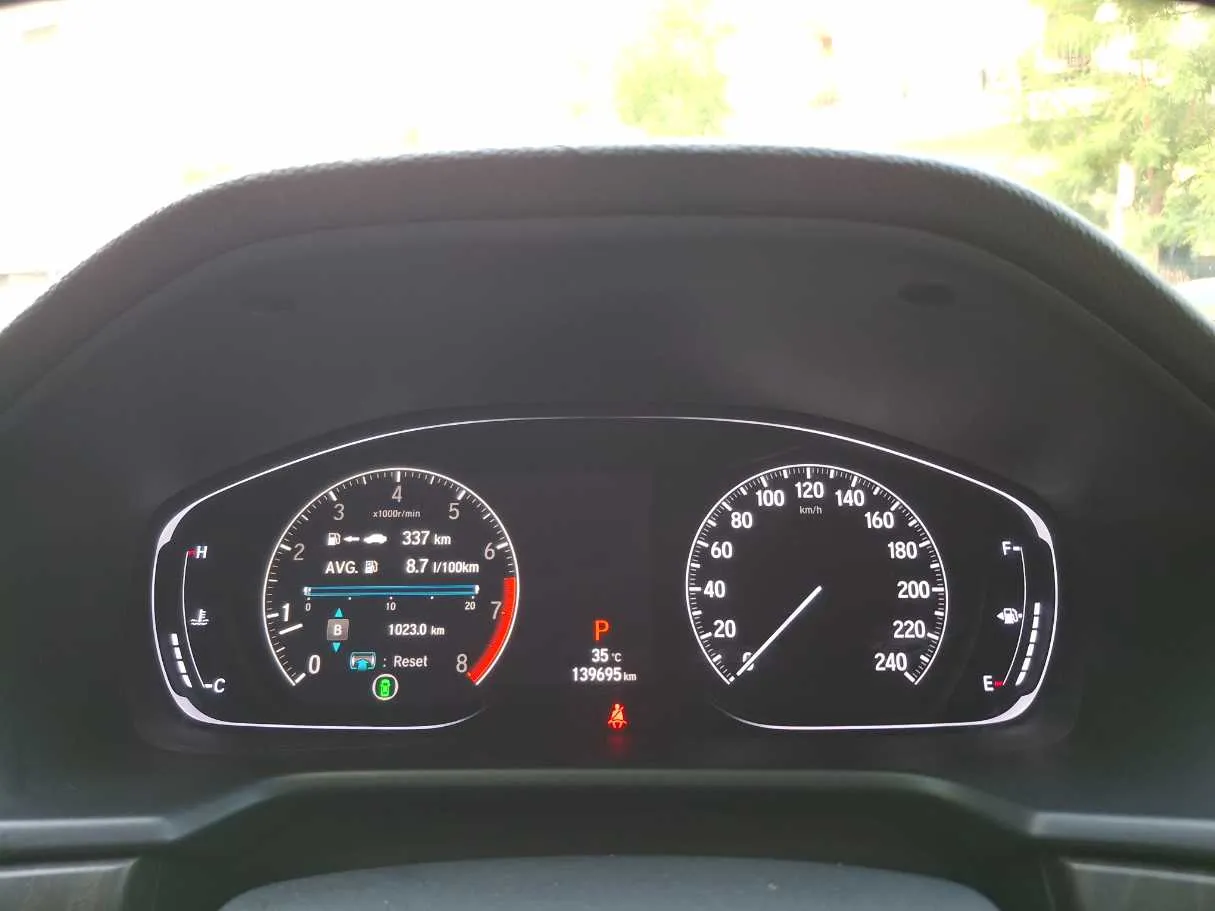 Car image 19