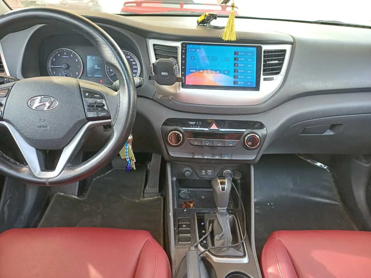 Car image 15