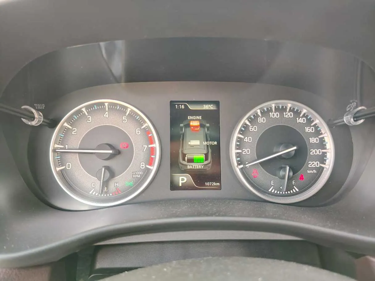 Car image 26