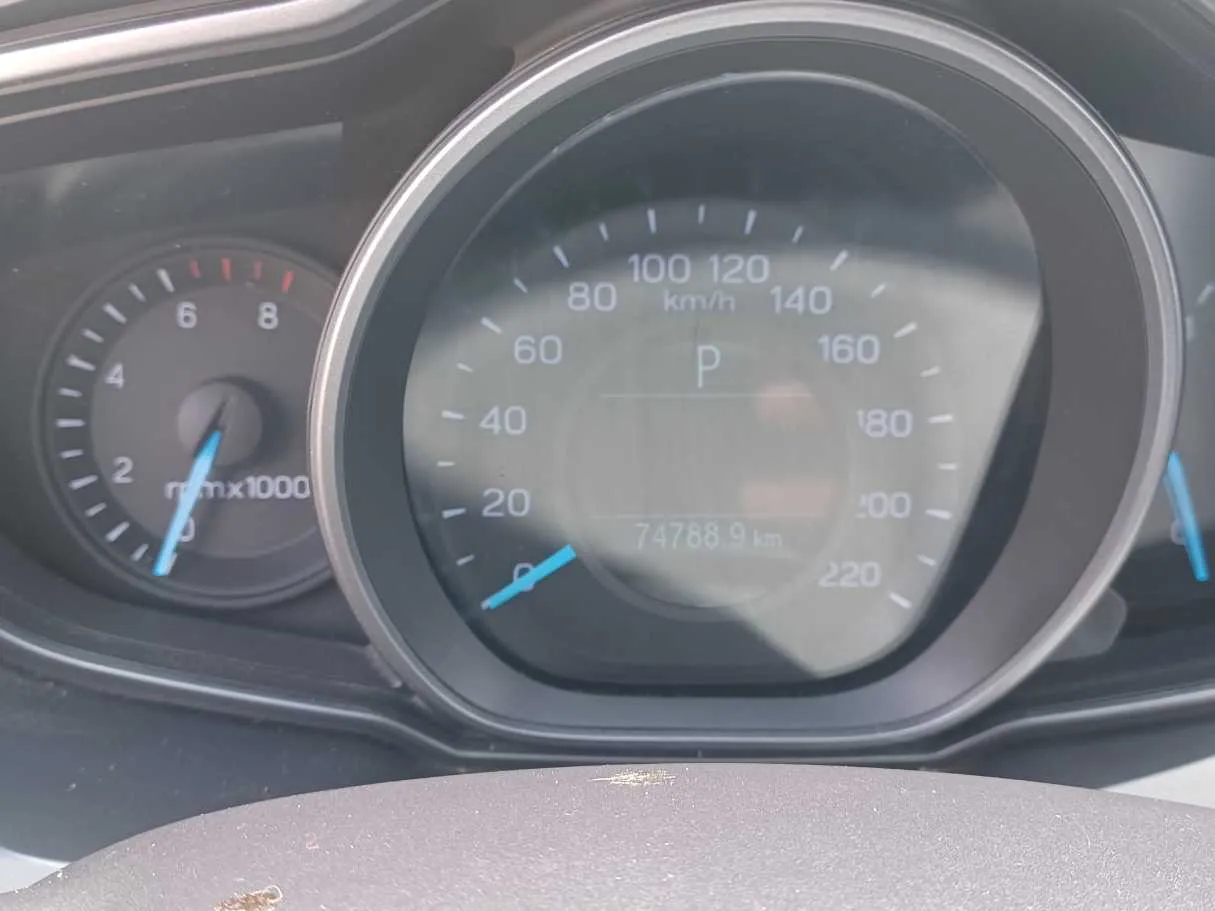 Car image 18