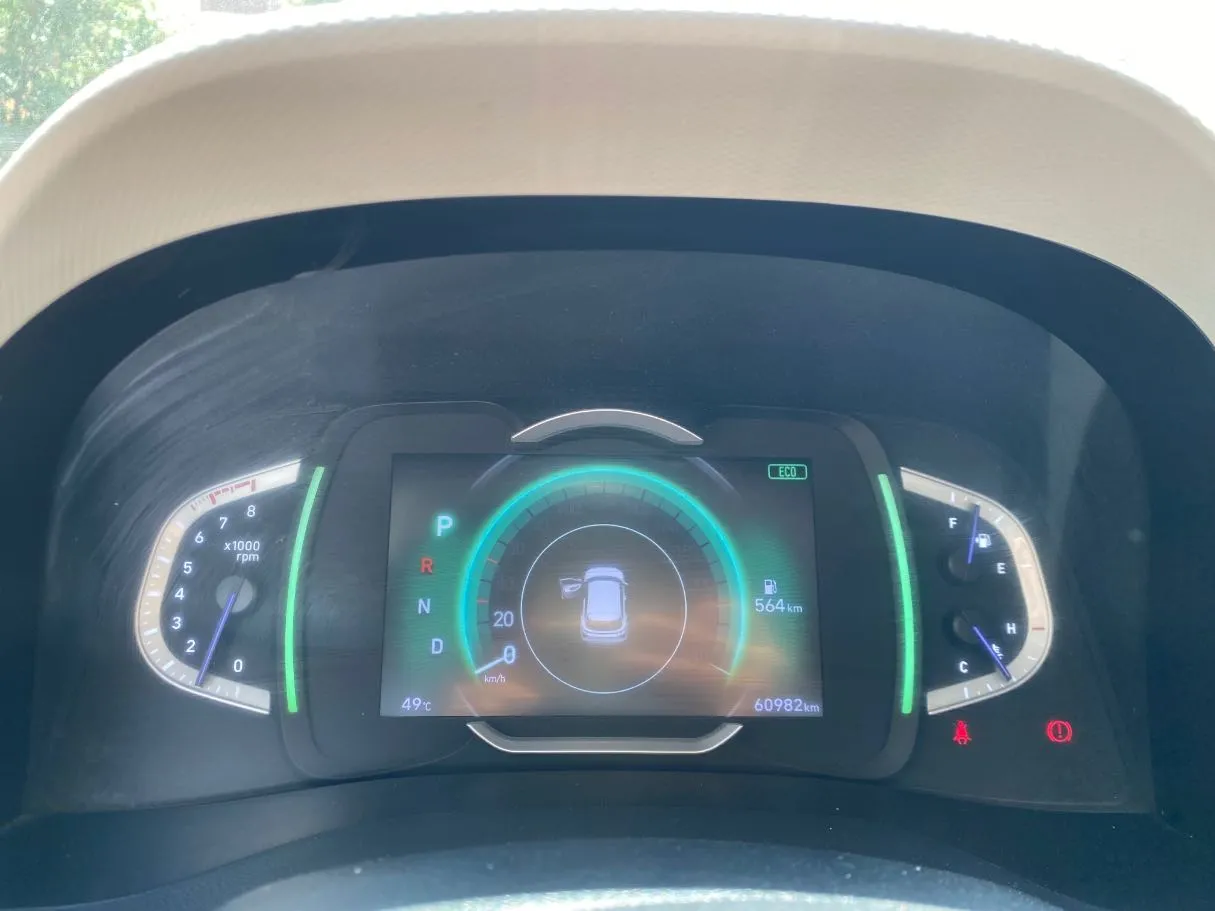 Car image 18