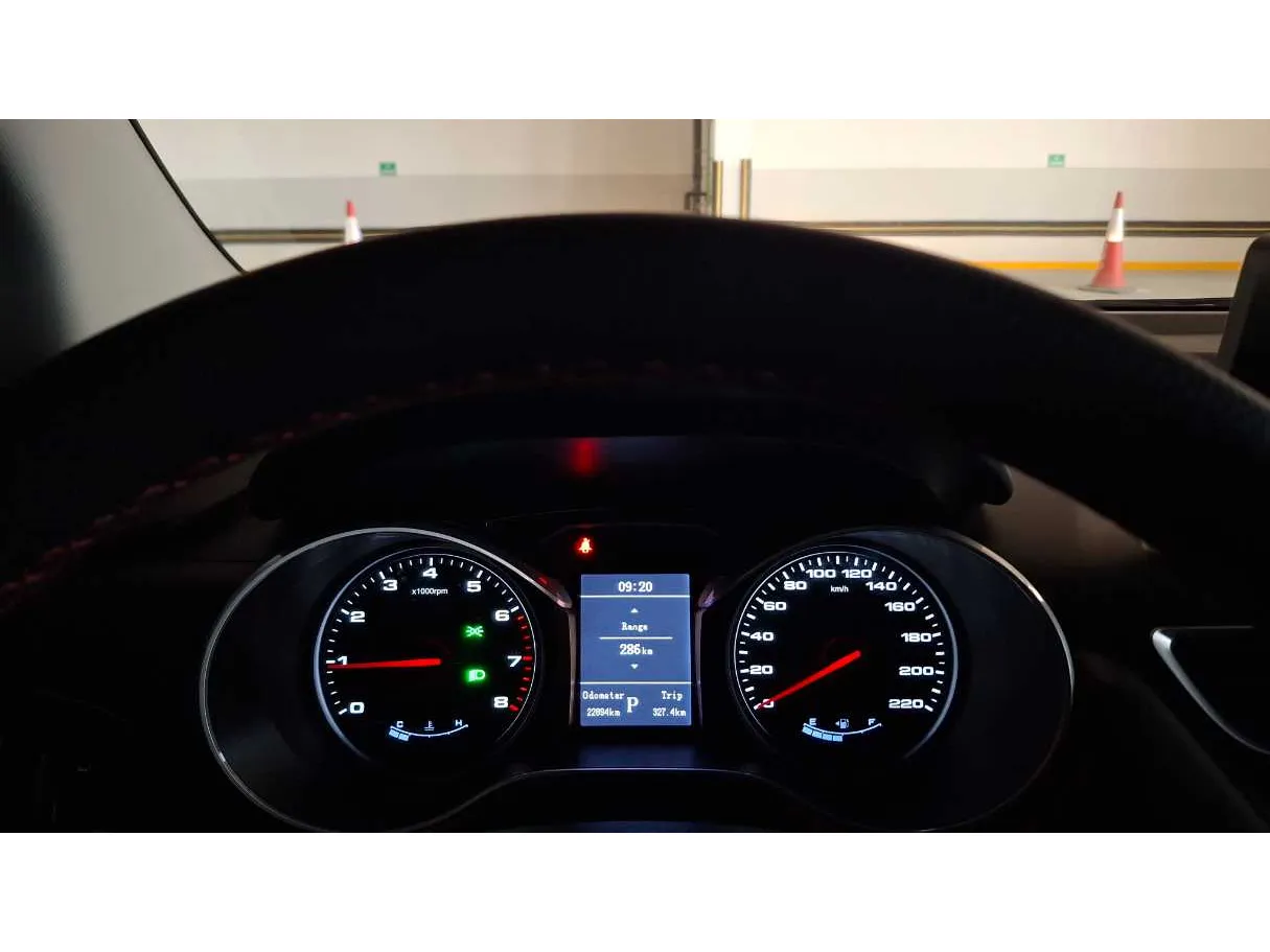 Car image 18
