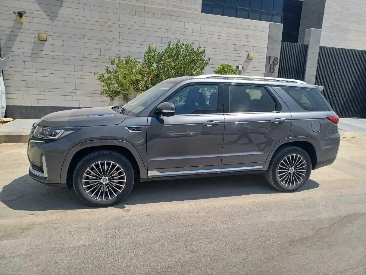 Car image 8