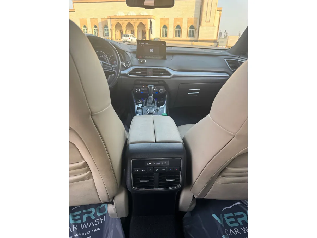 Car image 20