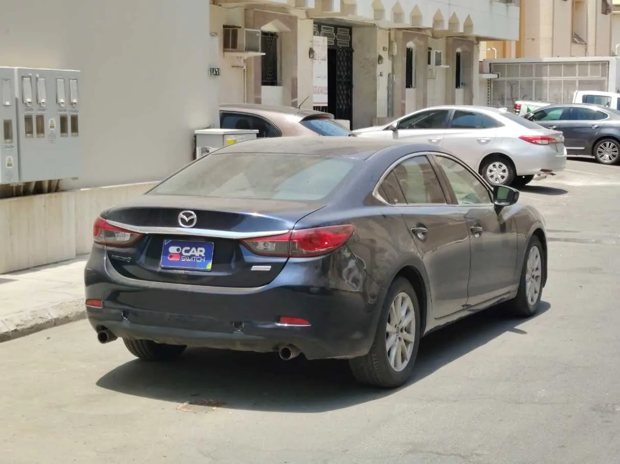 Car image 5