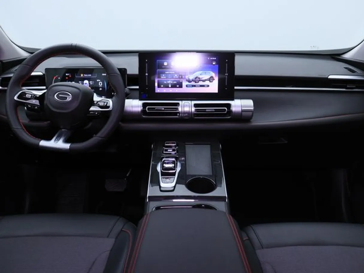 Car image 14