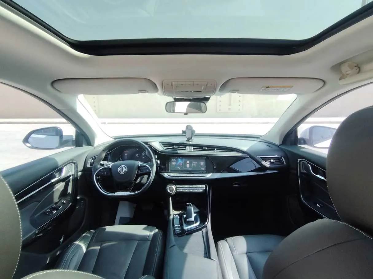Car image 19