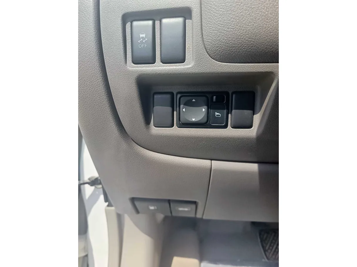 Car image 27