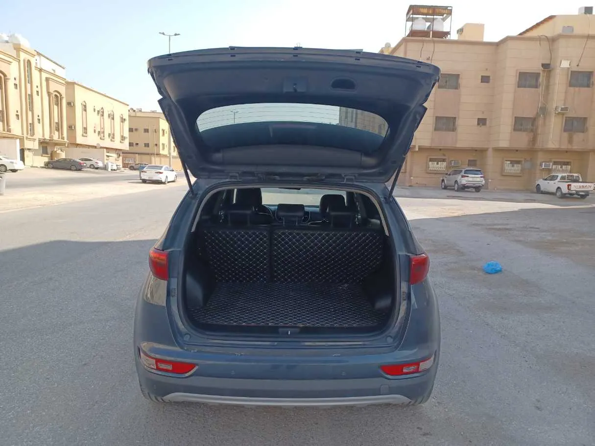 Car image 20