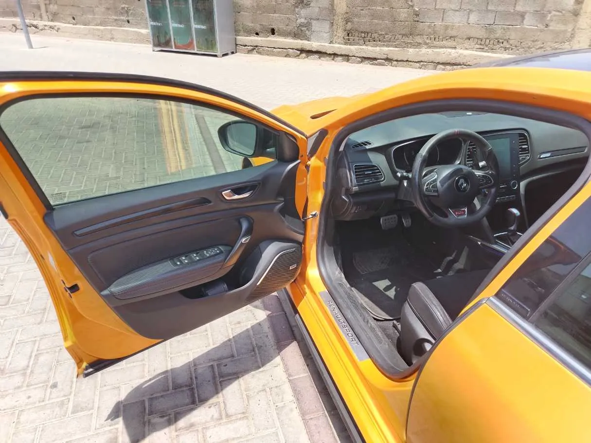 Car image 11