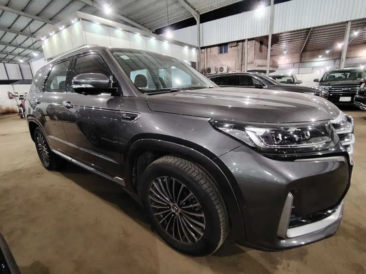 Car image 4