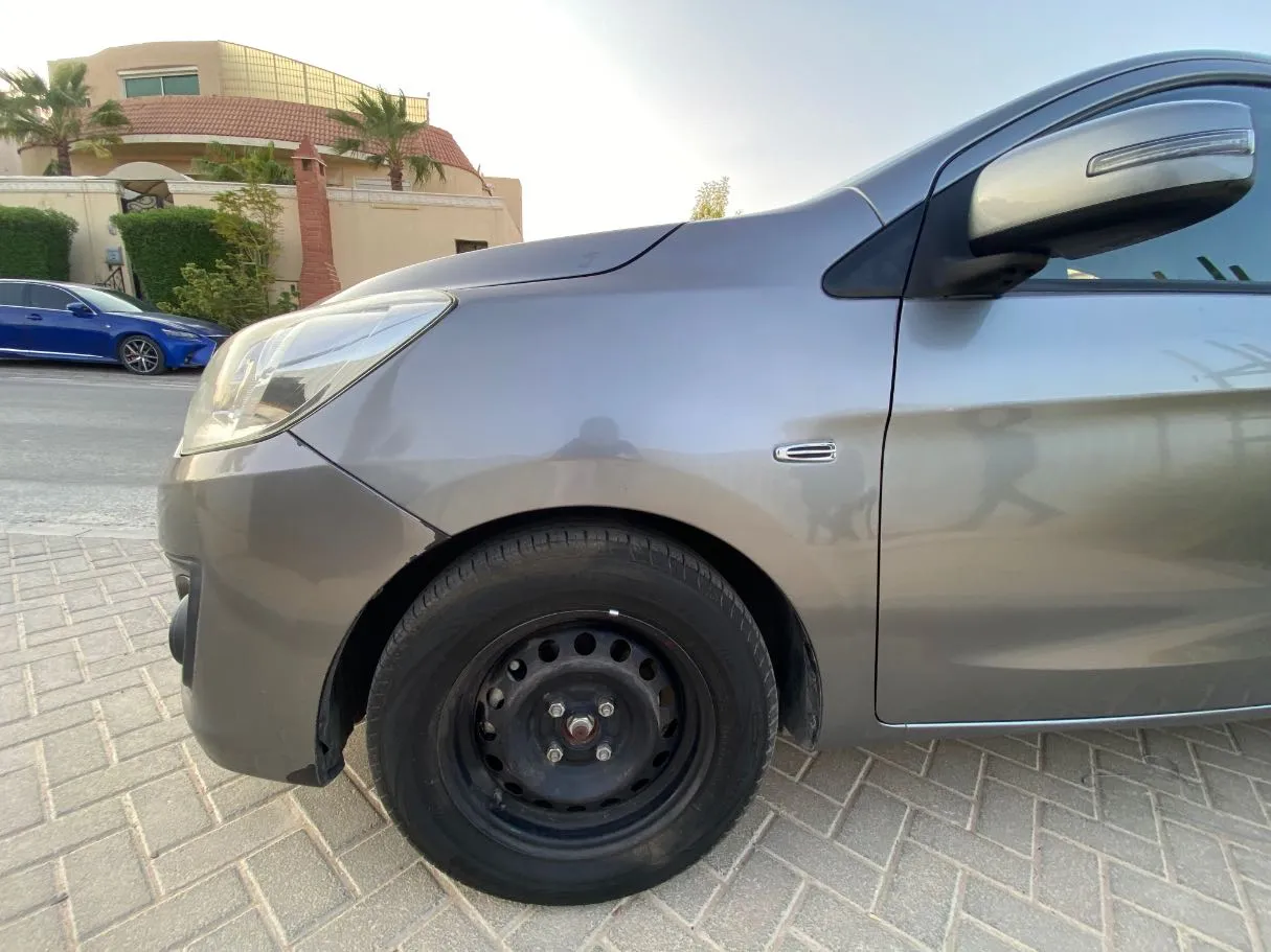 Car image 9
