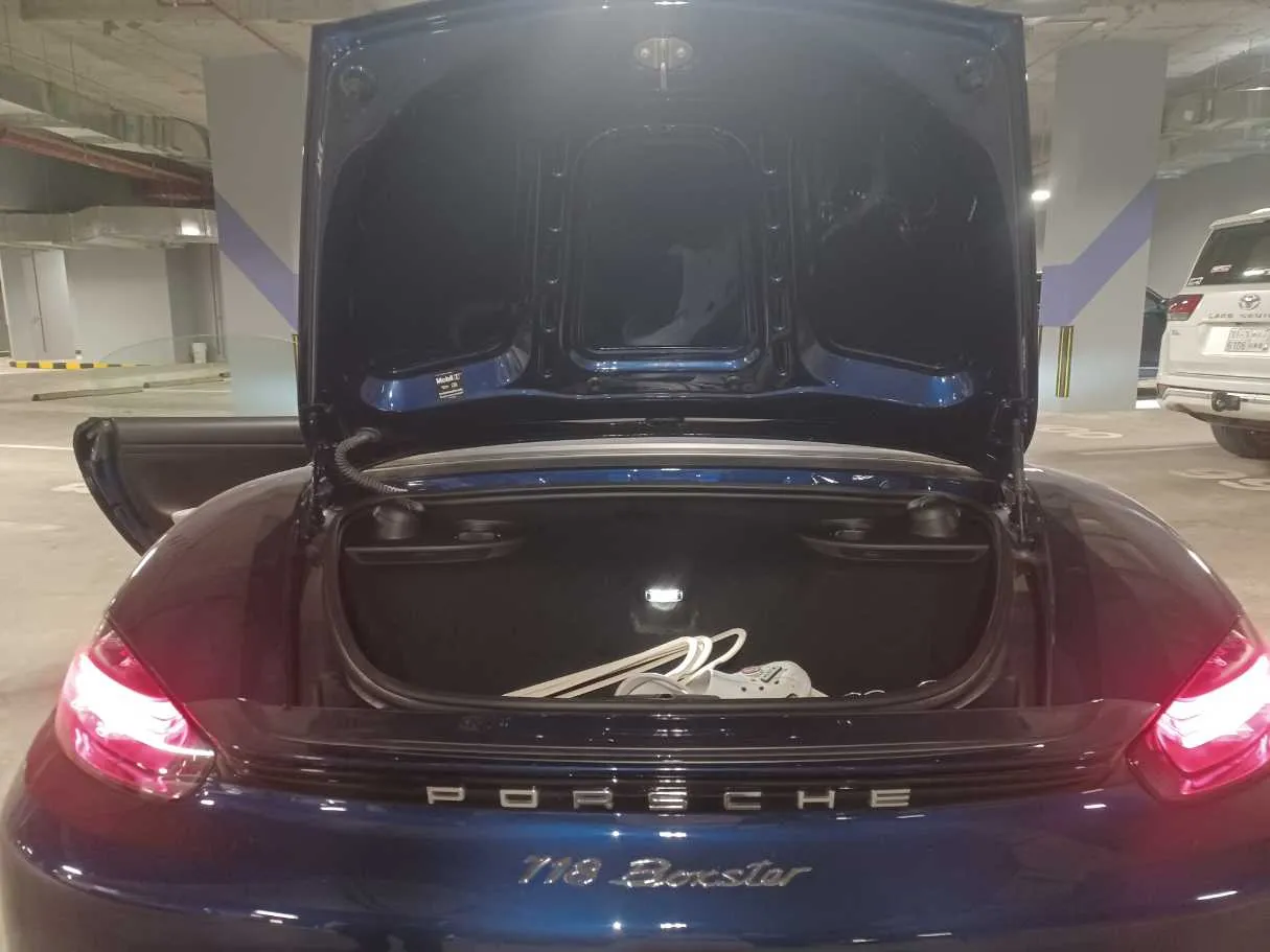 Car image 17