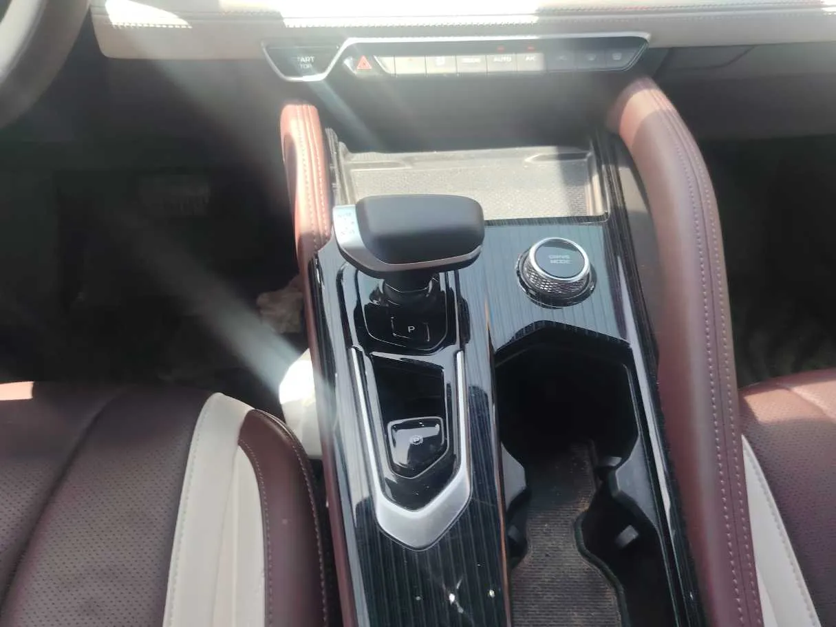 Car image 21