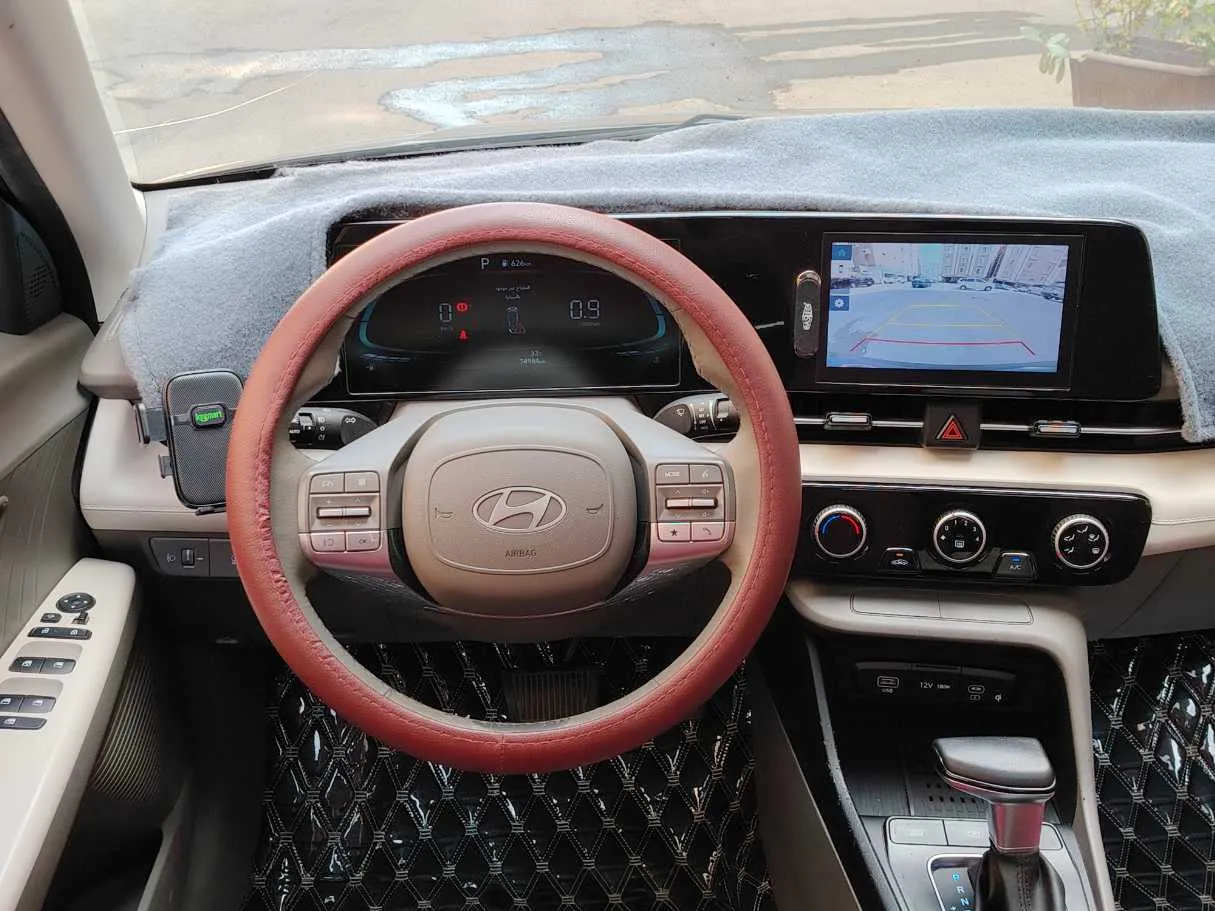 Car image 22