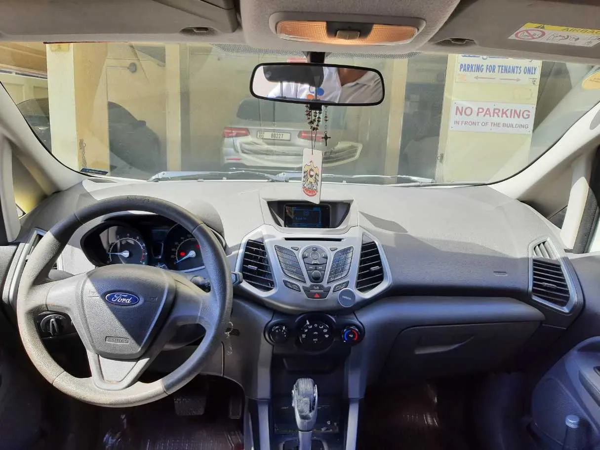 Car image 14