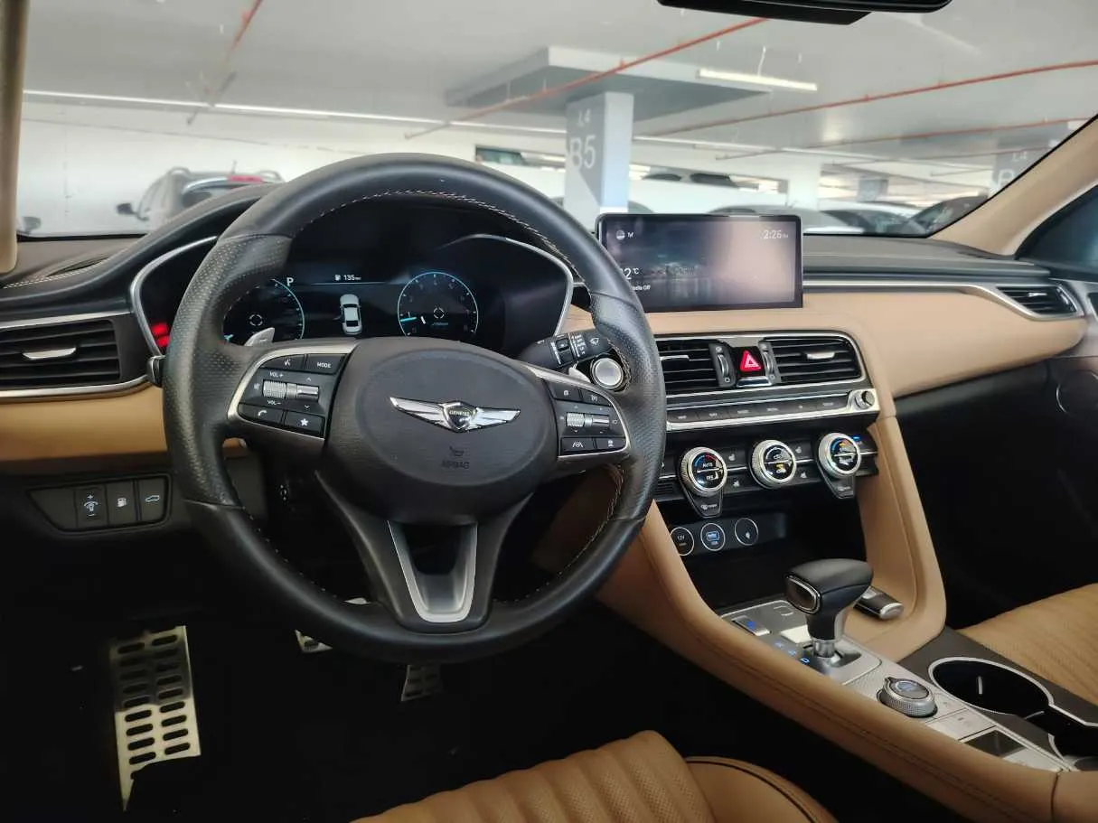 Car image 26