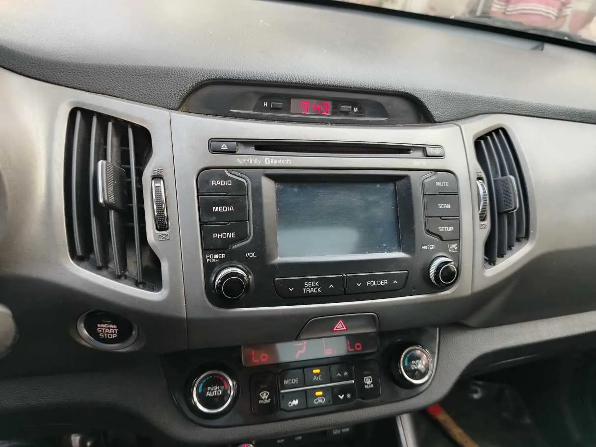 Car image 25