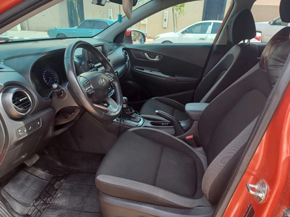 Car image 11