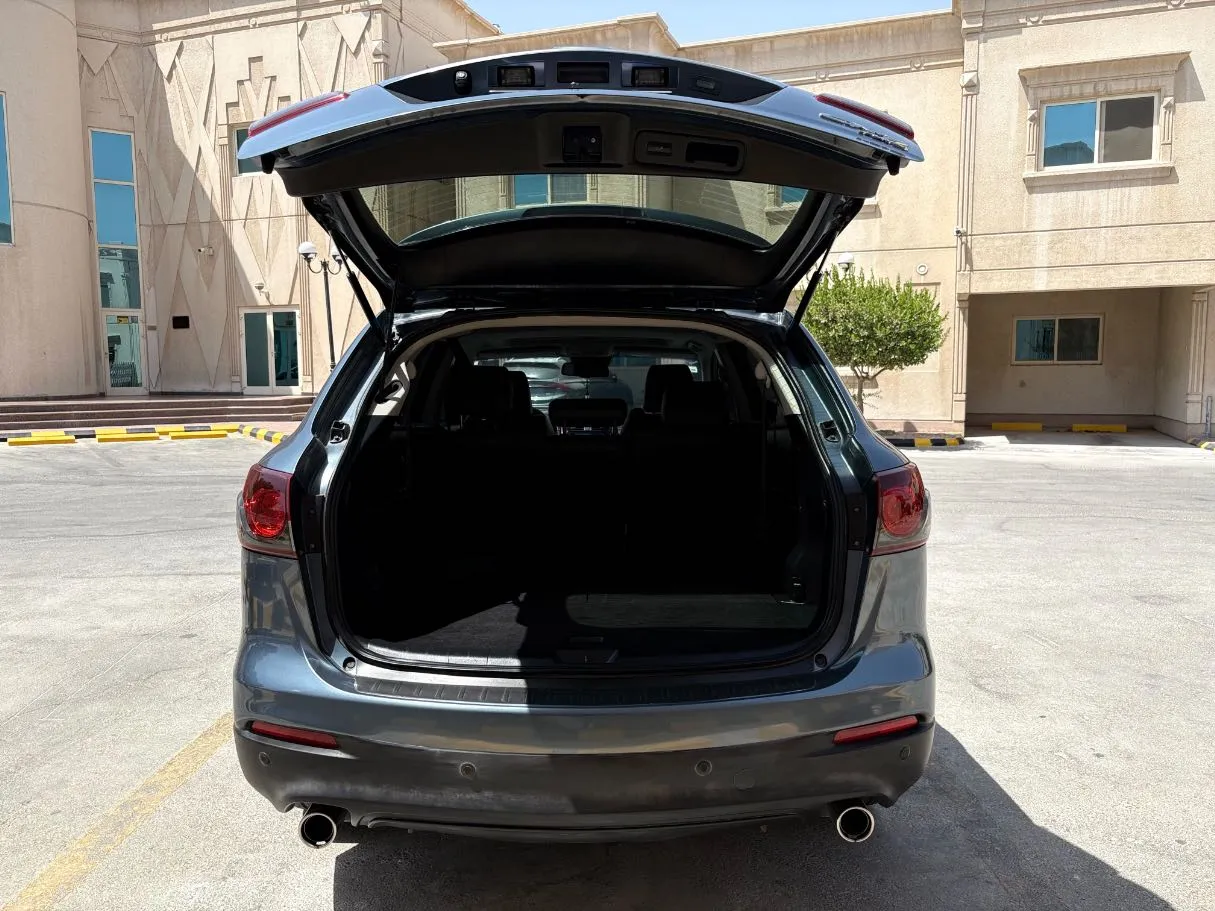 Car image 21