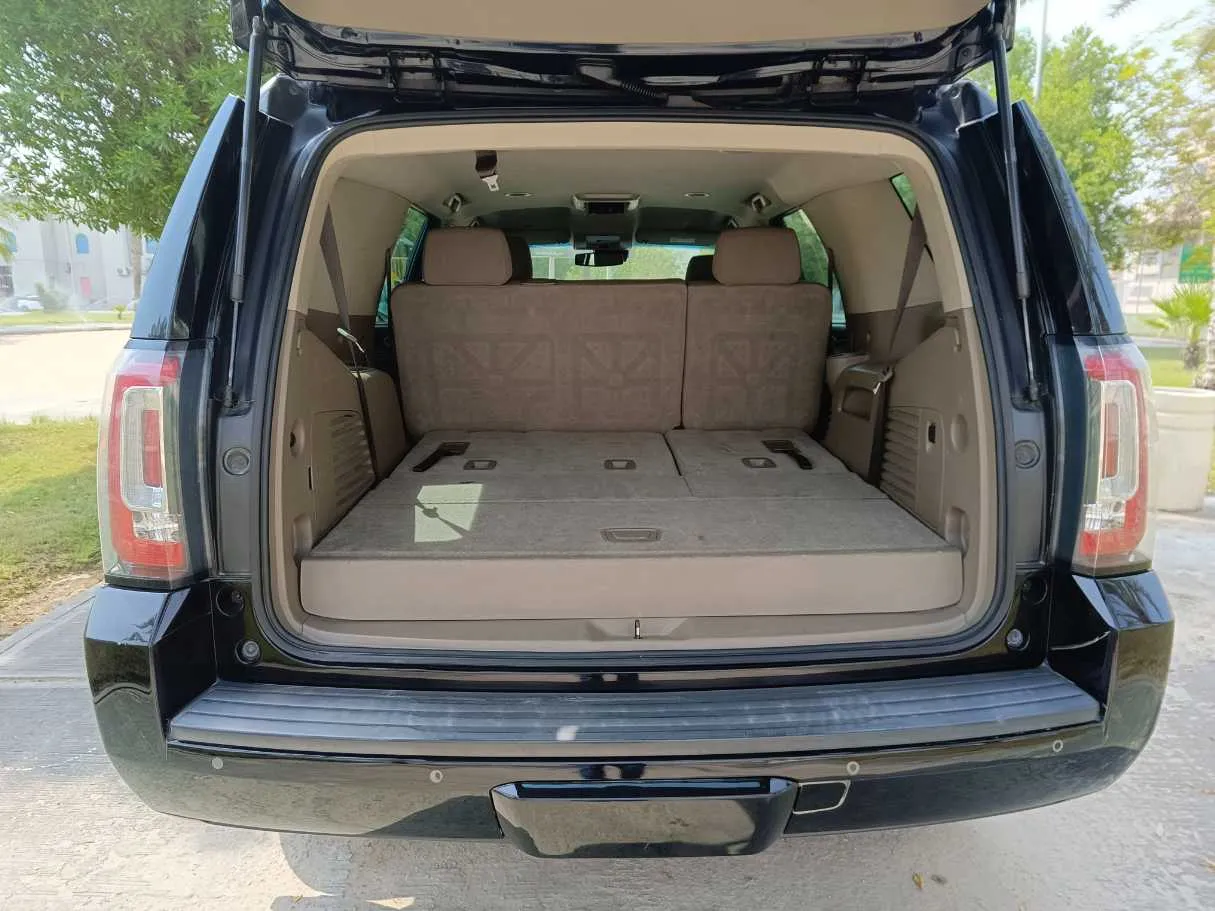 Car image 25