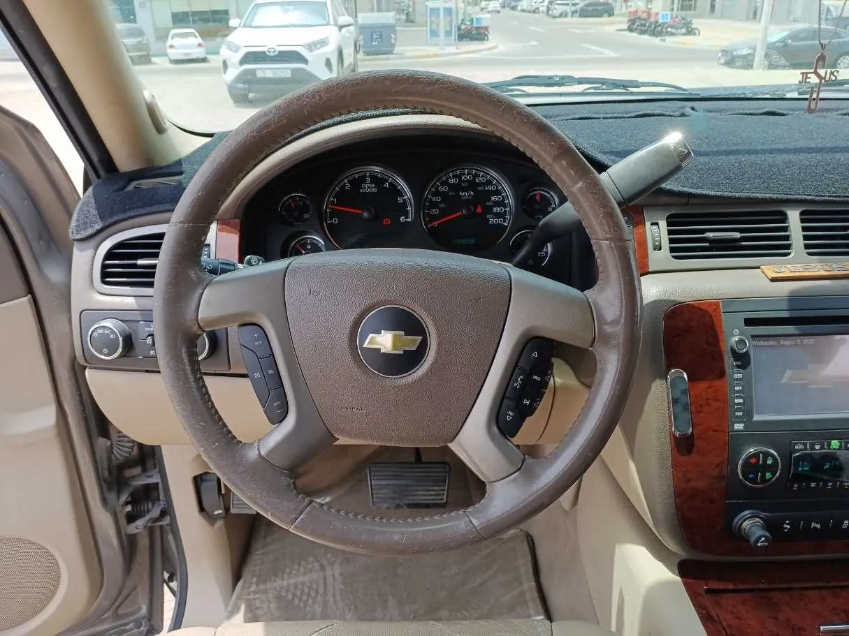 Car image 16