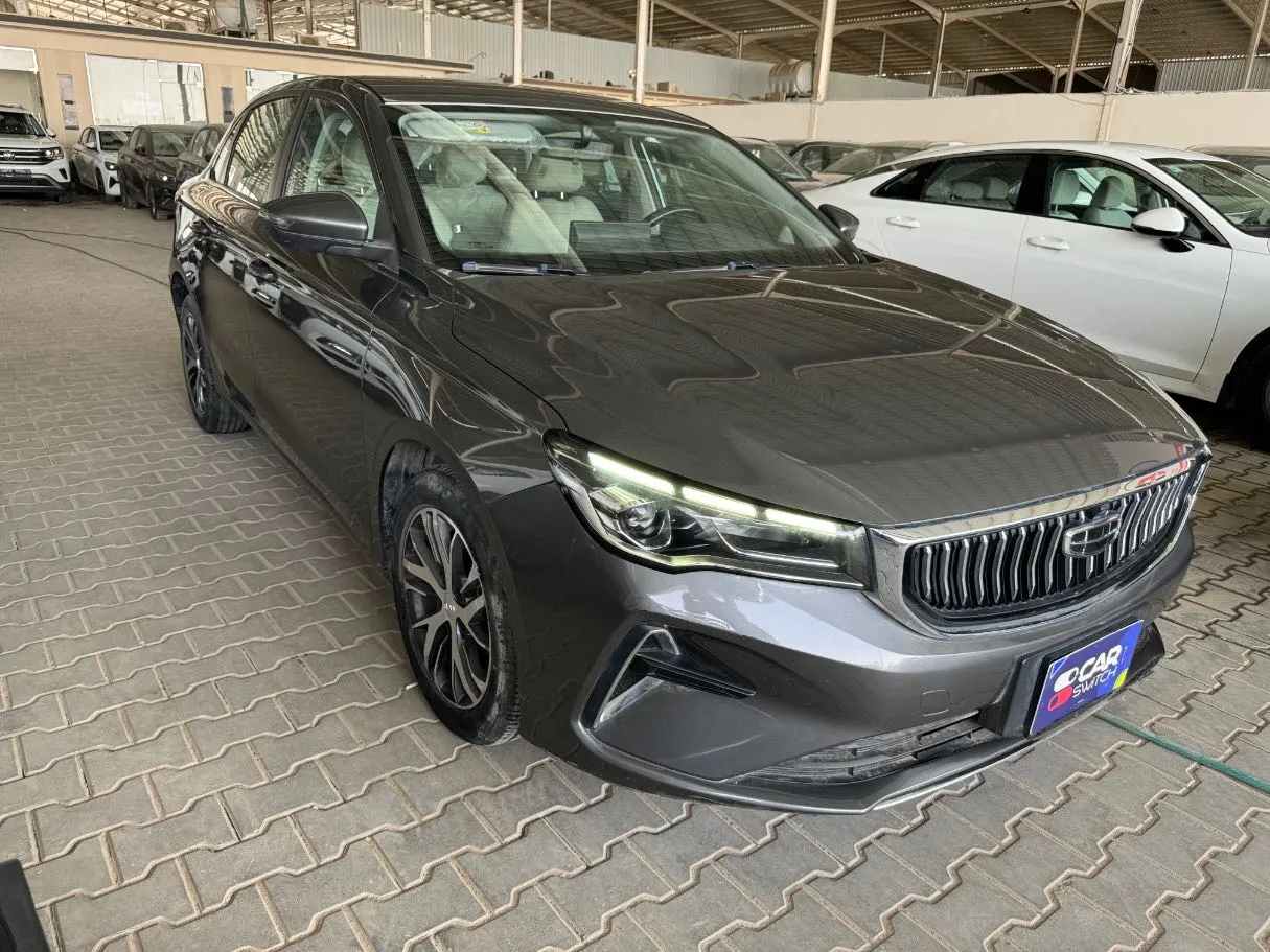 Car image 3