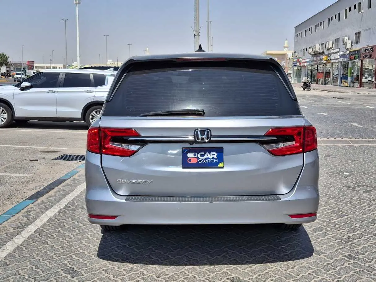 Car image 6