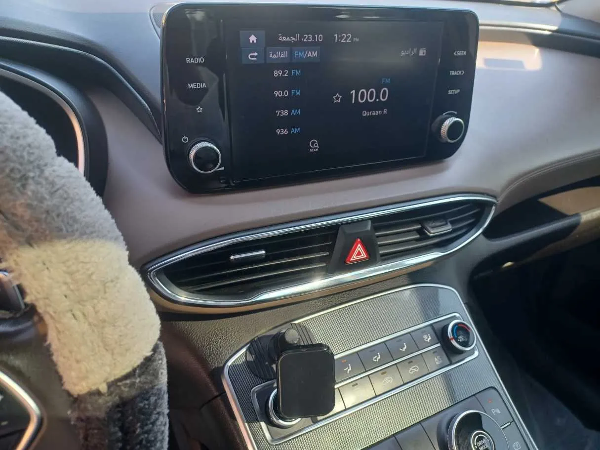 Car image 17