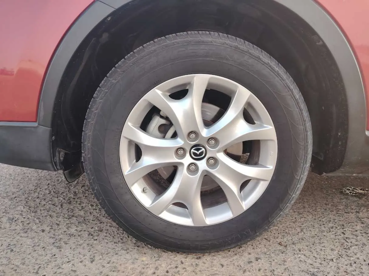 Car image 9