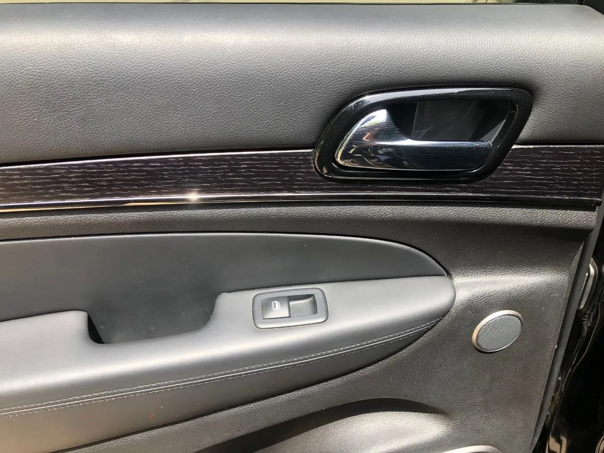 Car image 22