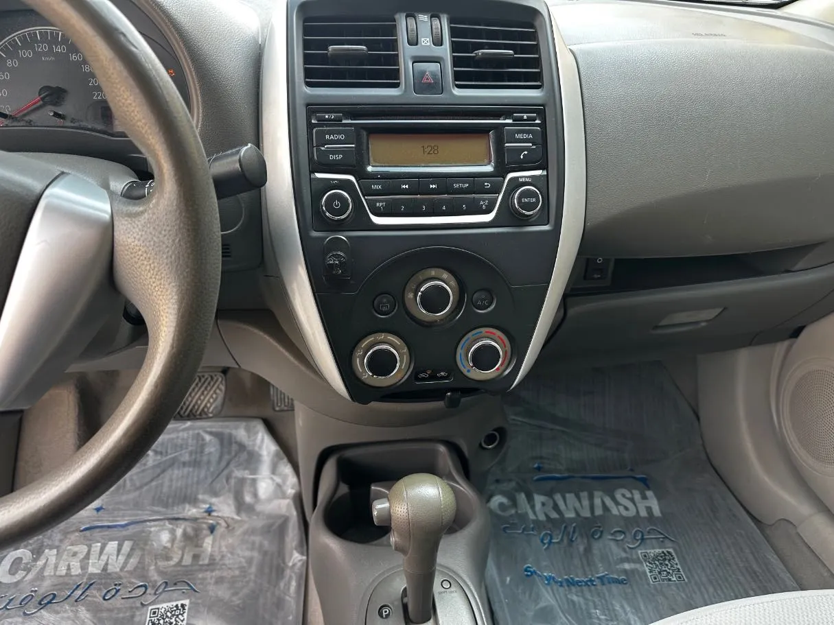Car image 18