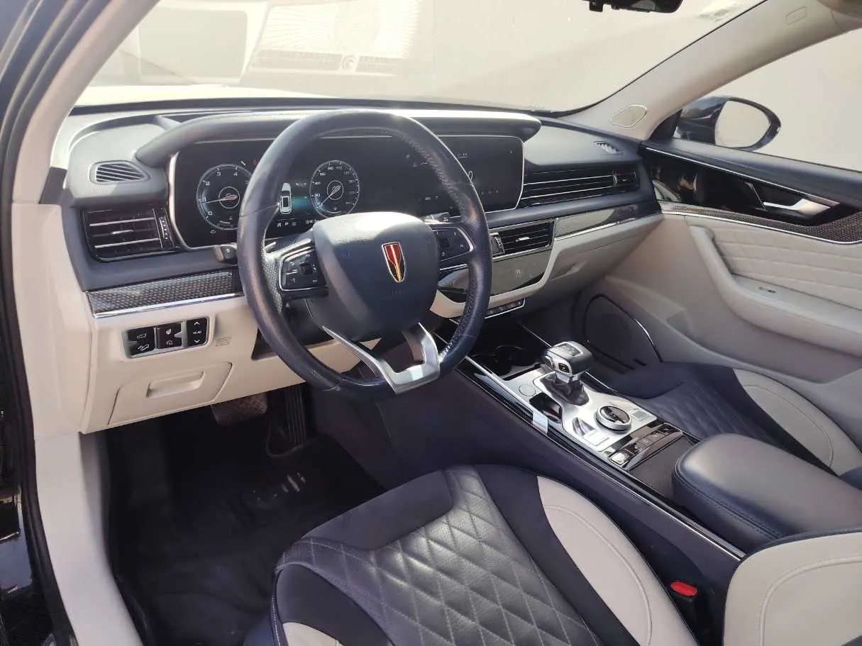 Car image 11