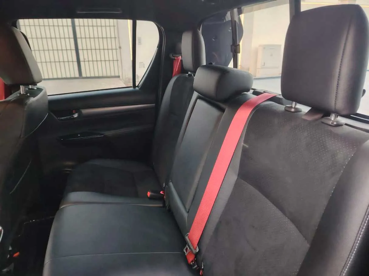 Car image 17