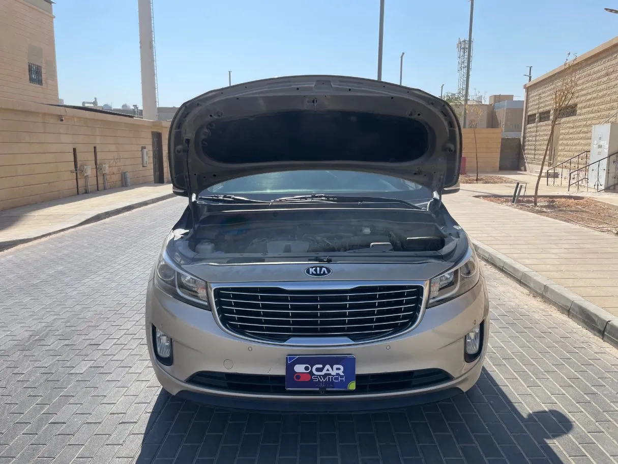 Car image 24