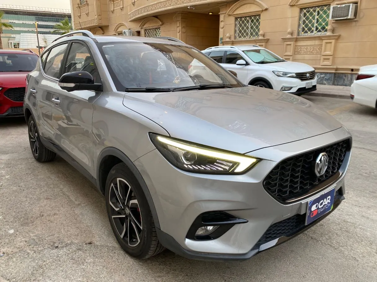 Car image 3
