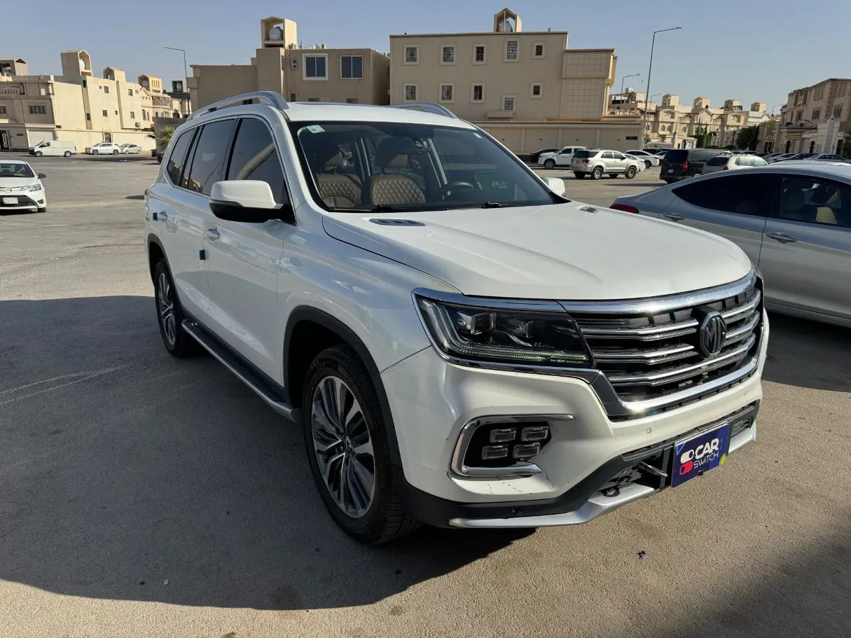 Car image 3
